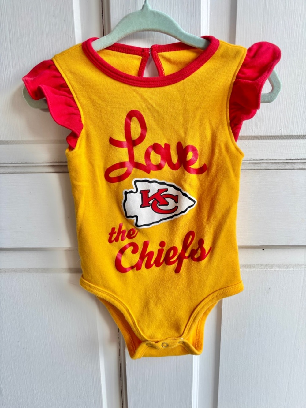 NFL Kansas City Chiefs Baby Girl Bodysuit 6-9M Flutter Sleeve “Love The Chiefs”